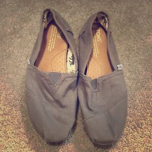 Toms